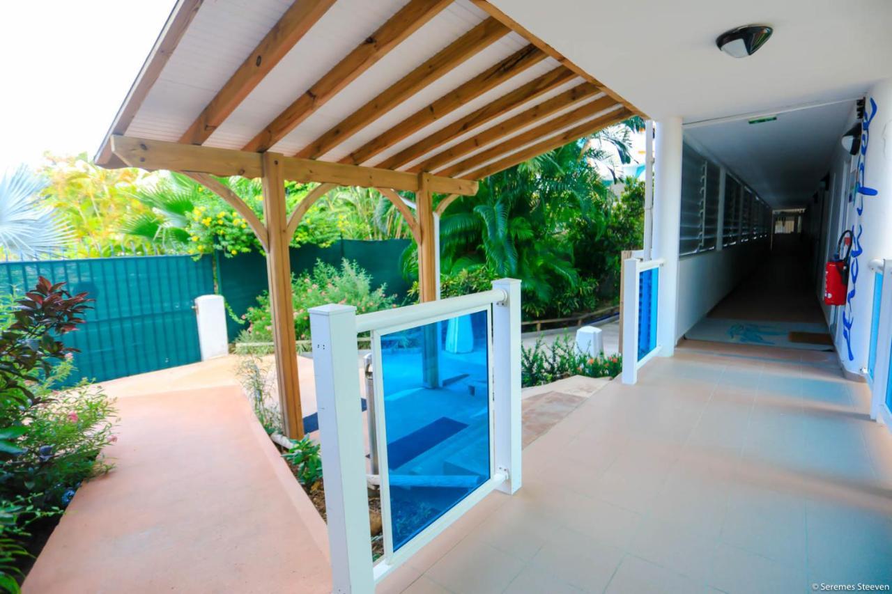 Studio CHIC avec son accès plage et sans coupure d'eau Le Gosier  Esterno foto