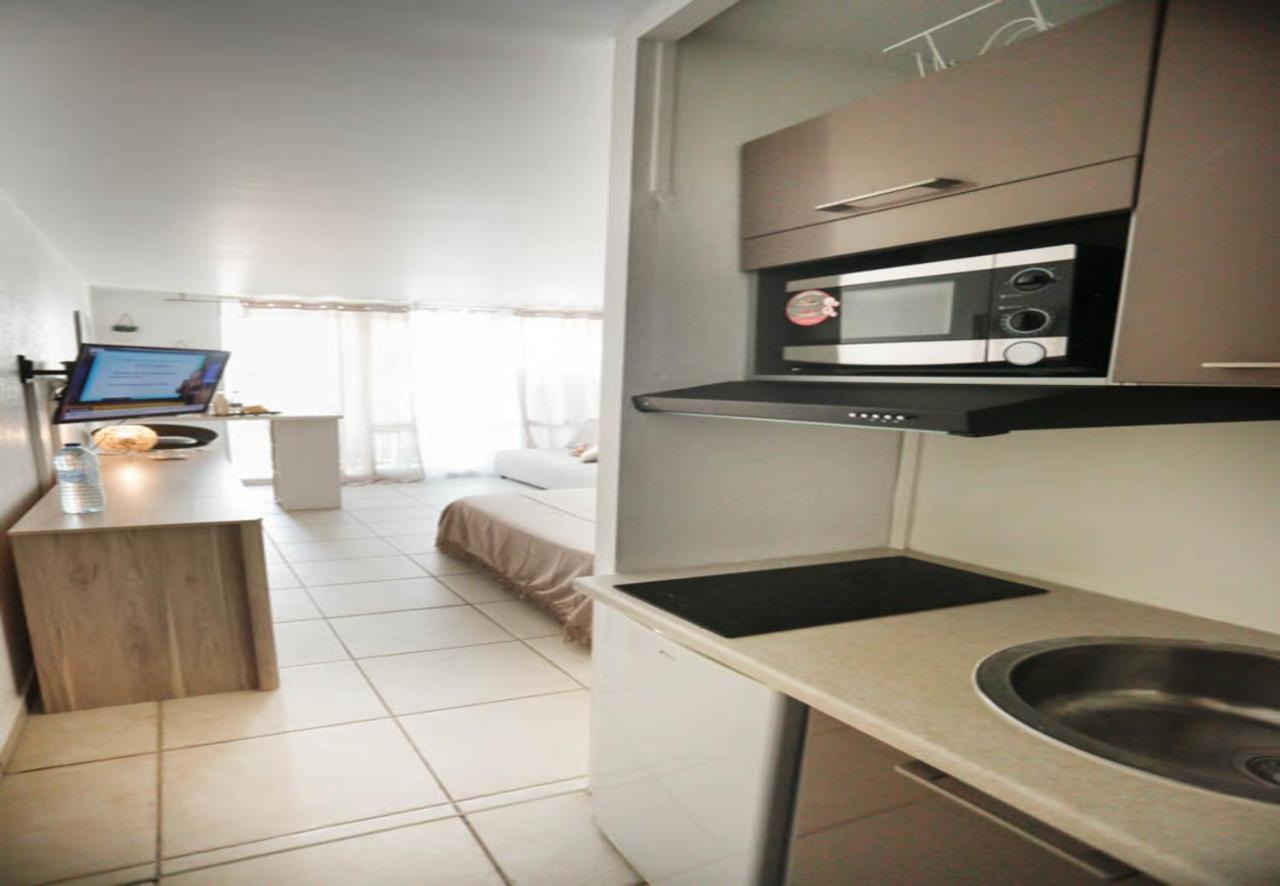 Studio CHIC avec son accès plage et sans coupure d'eau Le Gosier  Esterno foto